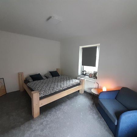 Apartman Devade Se Dvema Loznicemi A Wifi Pripojenim Трутнов Екстер'єр фото